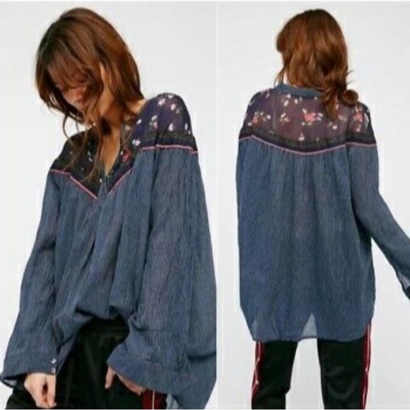 Free People Tops - FREE PEOPLE Hearts And Colors Blue Striped Long Sleeve Tunic Blouse Small